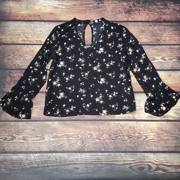 AEO American Eagle bell sleeve black floral blouse size medium open front/back - Picture 1 of 7